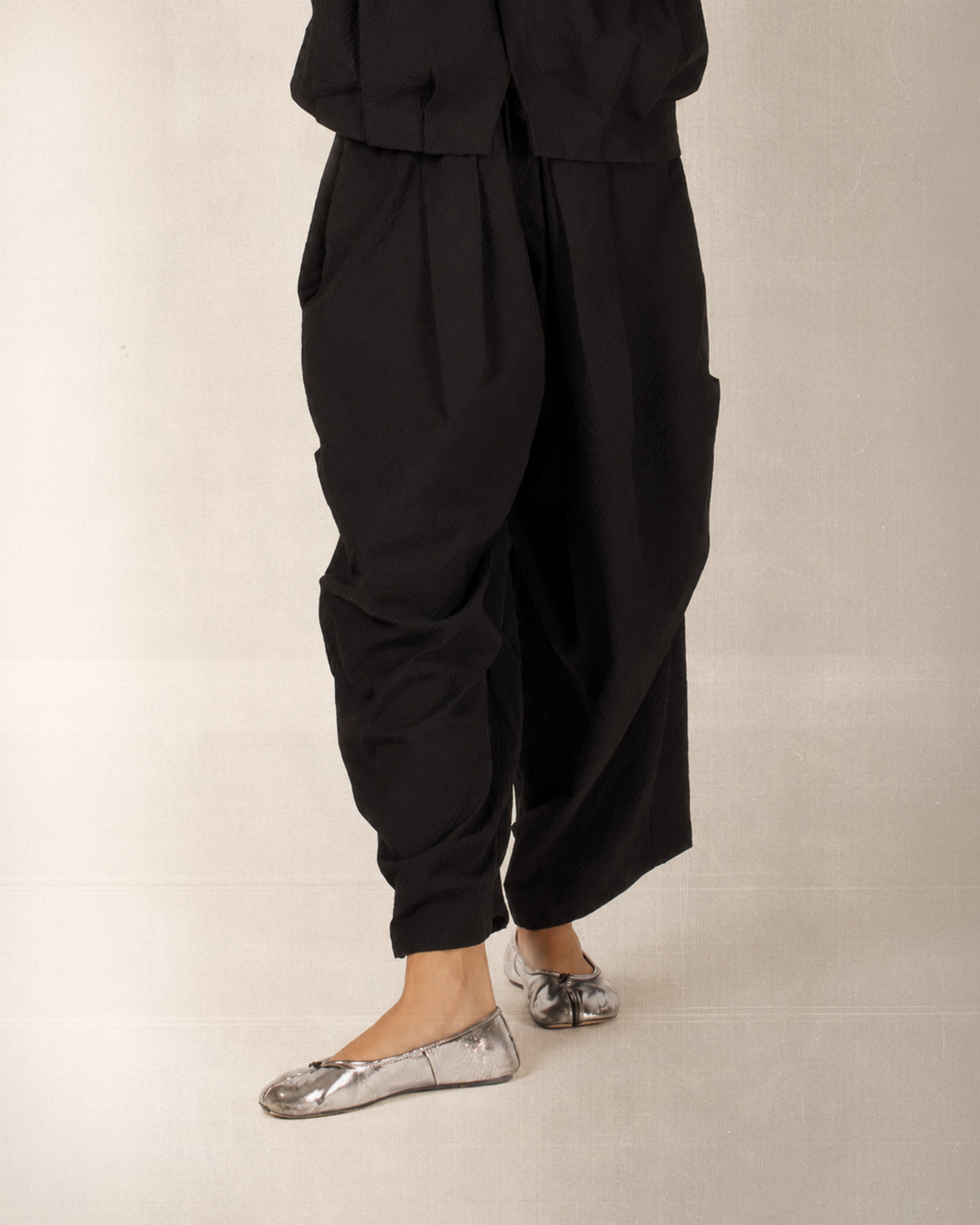 Black Pleated Volume Pants-3